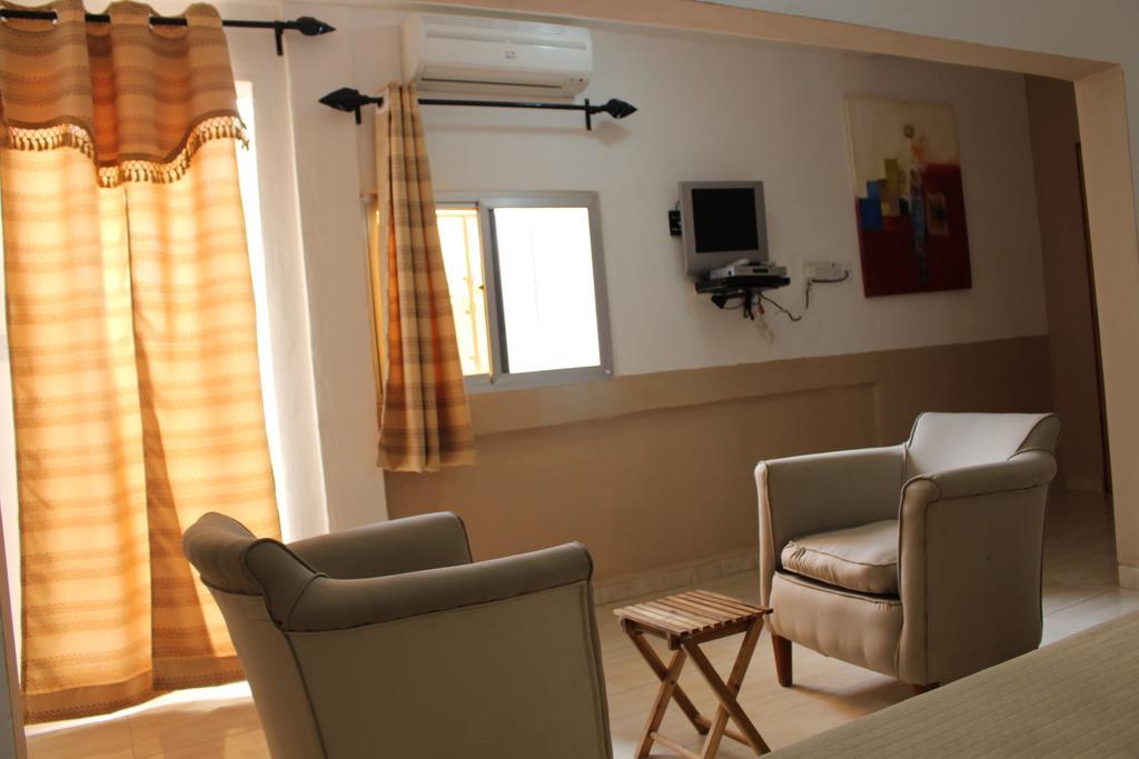 Pelican Residence Fajara Habitación foto